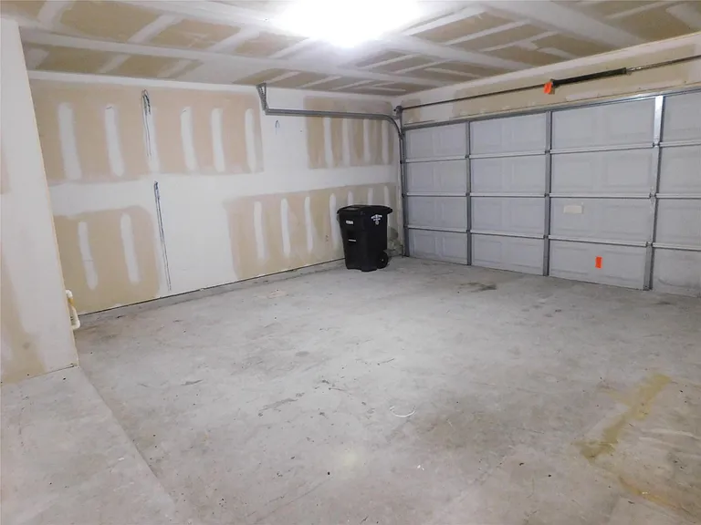 19130 Yaupon Ranch Dr — Photo 33