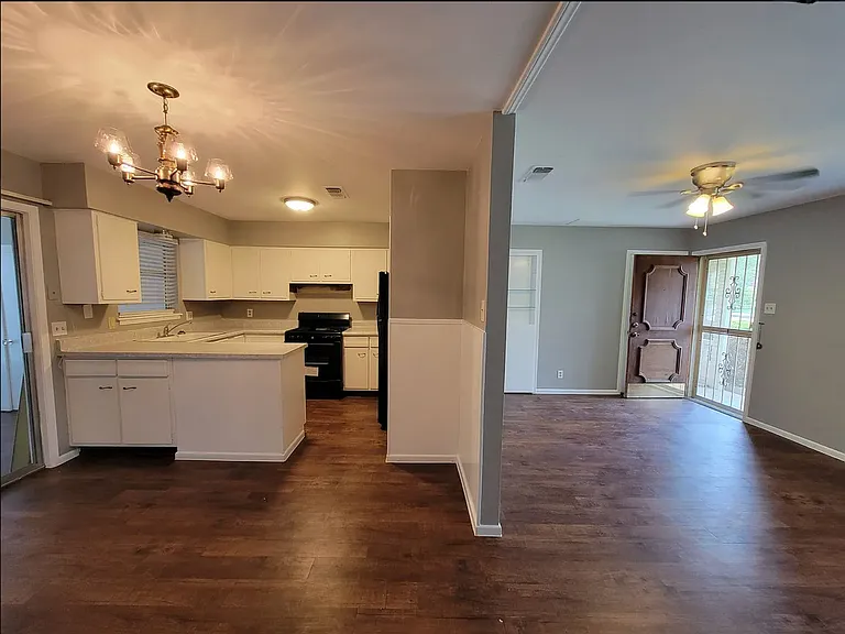 2447 Hiawatha St — Photo 8