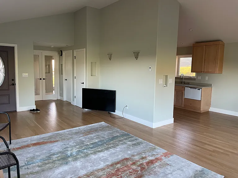 Oak Springs Ln — Photo 2