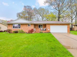 5911 Northview Dr, Seven Hills, OH