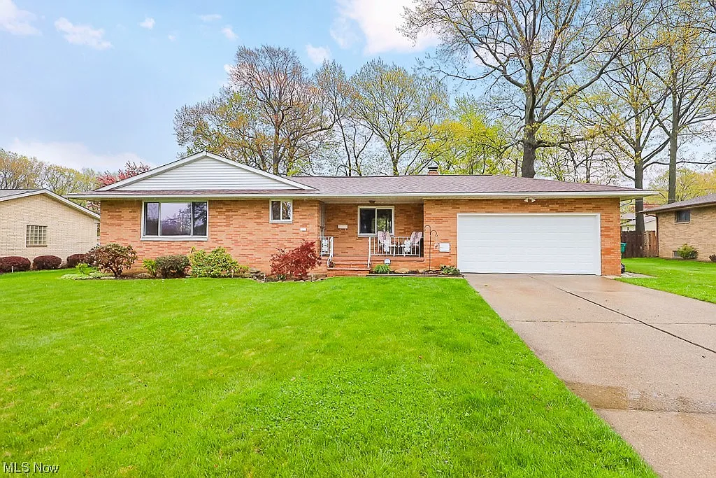 5911 Northview Dr photo 1