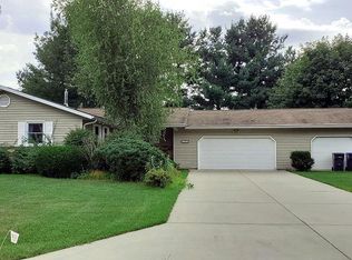 1101 N Deer Ridge Dr, Port Edwards, WI 54469