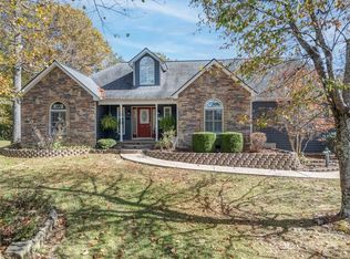 1340 Macedonia Rd, Saluda, NC 28773