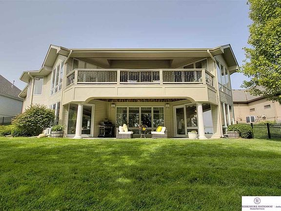 3rd image of 5609 N 162nd St