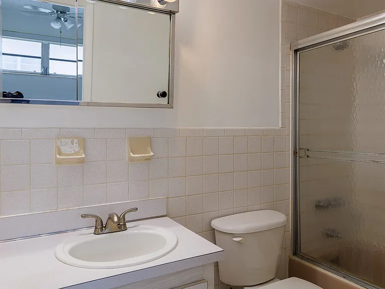 6211 SW 37th St #211 — Photo 13