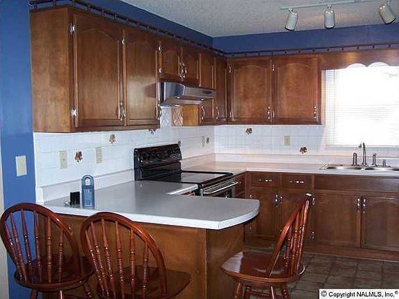 4th image of 103 Stoney Knoll Dr