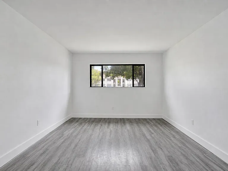 545 Trace Cir #101 — Photo 11