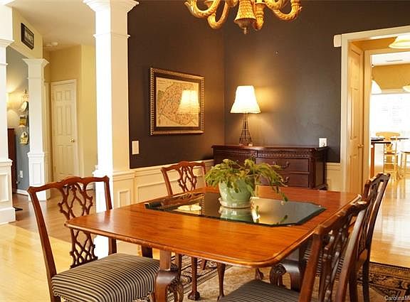 4th image of 3549 Manor House Dr