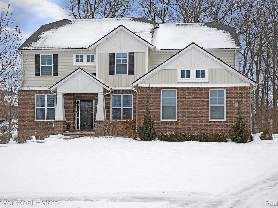 1st image of 325 Eden Prairie Dr