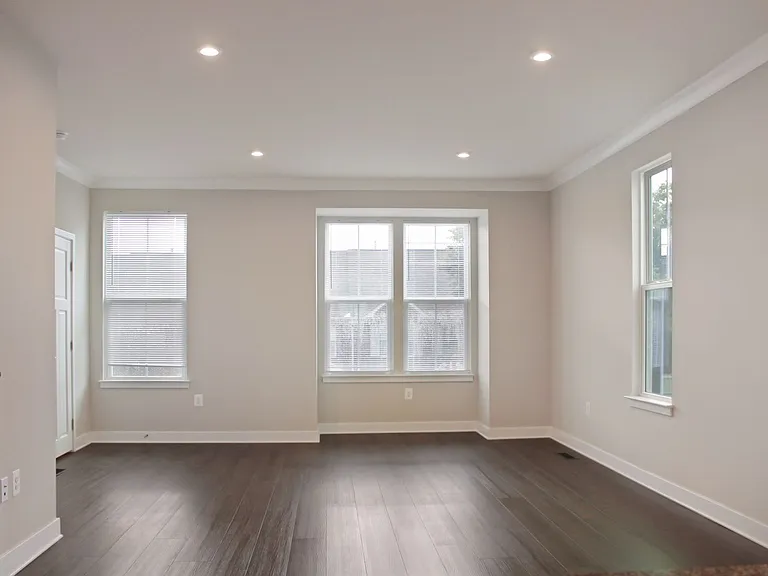 2061 Lockwood Dr — Photo 11