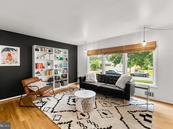 4703 Bartram St, Rockville, MD 20853