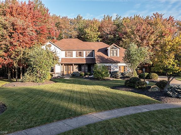 3rd image of 10040 Brookside Cir