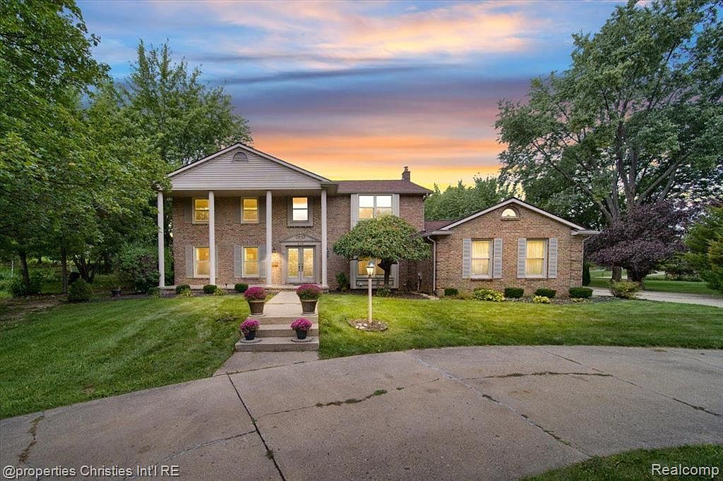 519 Charing Cross Dr, Grand Blanc, MI 48439 Zillow
