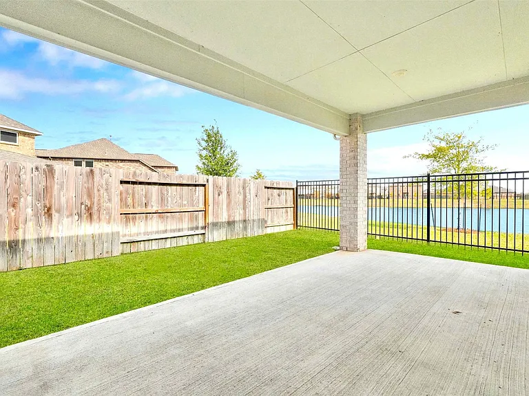153 Aurora Springs Dr — Photo 32