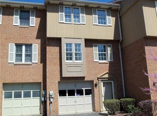 36 Hennig Dr, Pittsburgh, PA