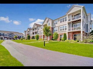 200 Burlington Cir, Wheeling, IL 60090