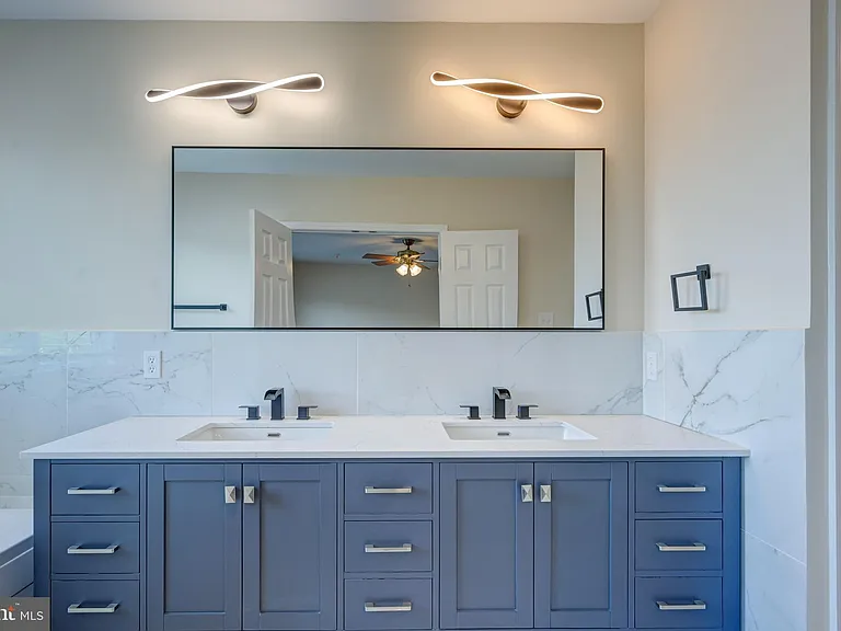7827 Crystal Brook Way — Photo 30