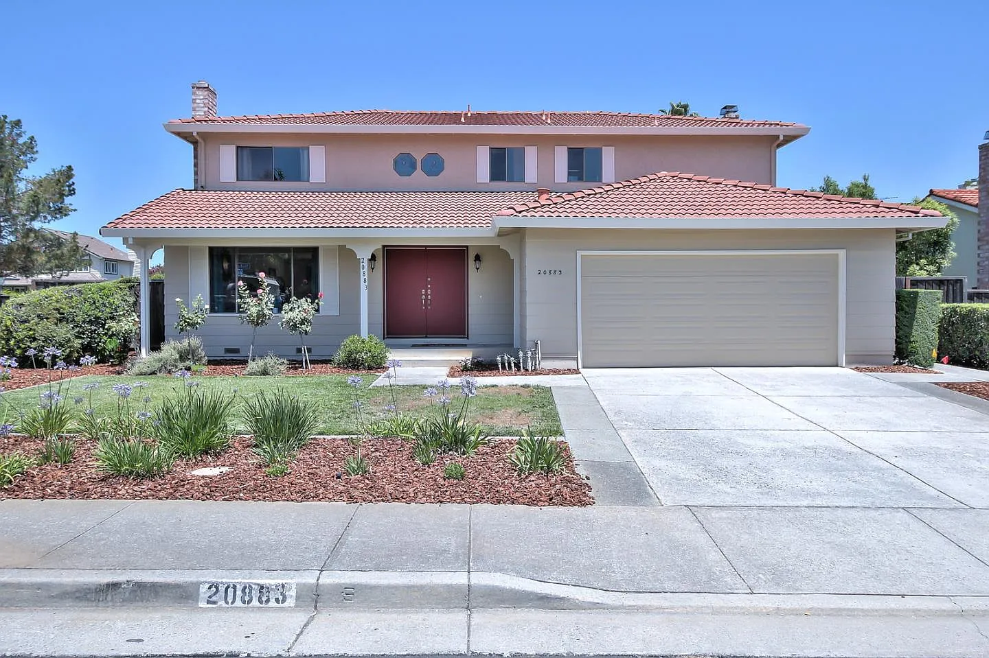 20883 Sola St photo 1