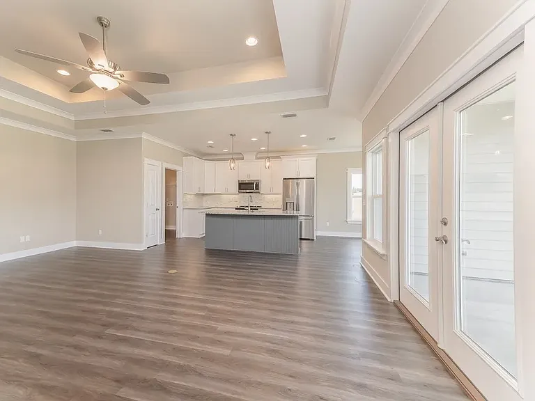 283 Tillis Ln — Photo 3