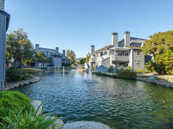 449 Cork Harbour Cir APT H, Redwood City, CA 94065