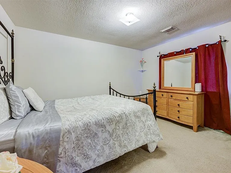 17015 Maricella Cir — Photo 20