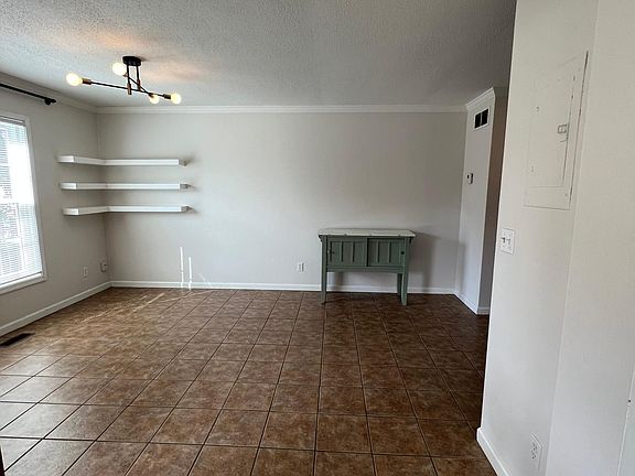 4th image of 1344 Hibbard Dr APT B