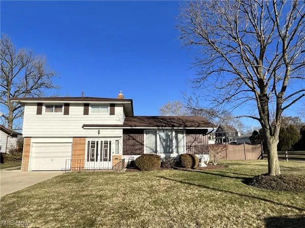 311 Shady Dr, Amherst, OH 44001