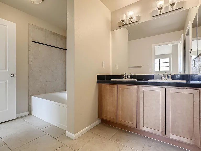 Maple Leaf Townhomes — Photo 19