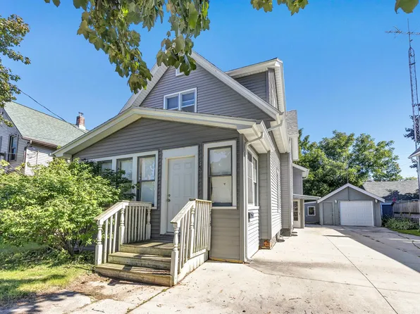 729 S 20th St, Manitowoc, WI 54220