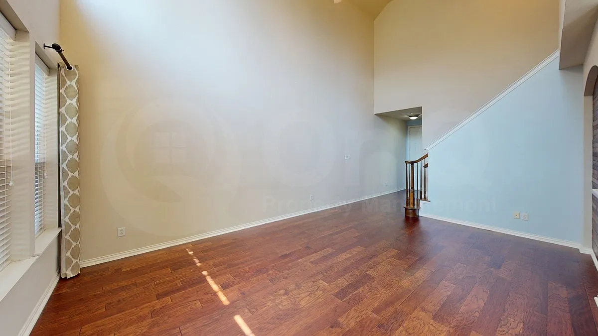 3 bed, 2.5 bath, 1667 sqft, $2,450 — Photo 2