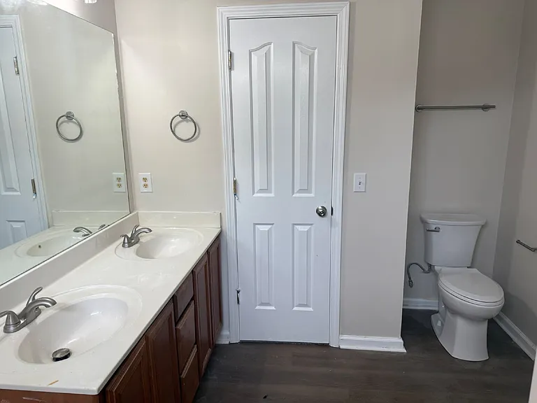 1240 Shannon Ln — Photo 11