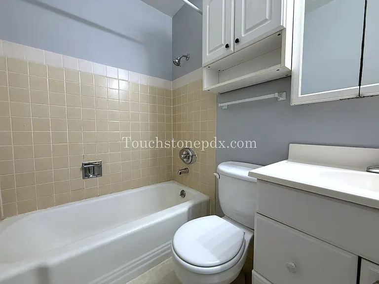 2424 NW Kearney St #15 — Photo 17