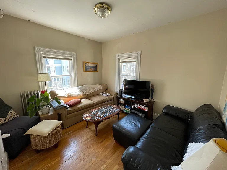 66 Romsey St #3 — Photo 2