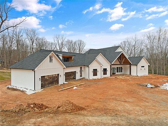 5th image of 385 River Bend Rd