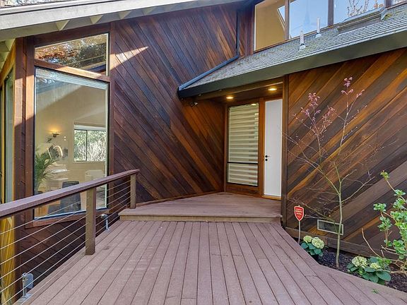 2nd image of 5 Ridge View Dr