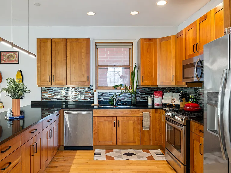 1106 N Paulina St #1 — Photo 3