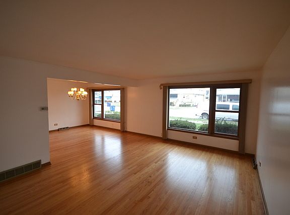 5th image of 10333 S Kilpatrick Ave