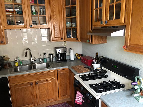 4th image of 2136 New Hampshire St