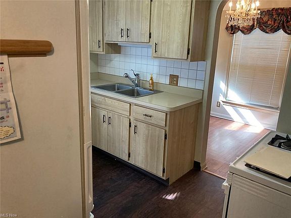 5th image of 7907 Dartworth Dr