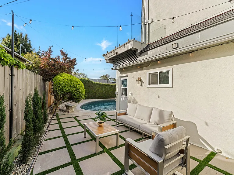8001 Alverstone Ave — Photo 49