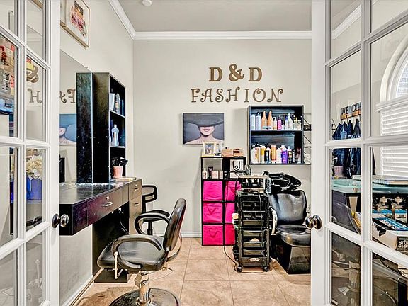 5th image of 11300 NW 100th St