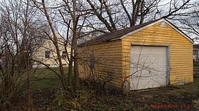 3rd image of 2606 Edison St