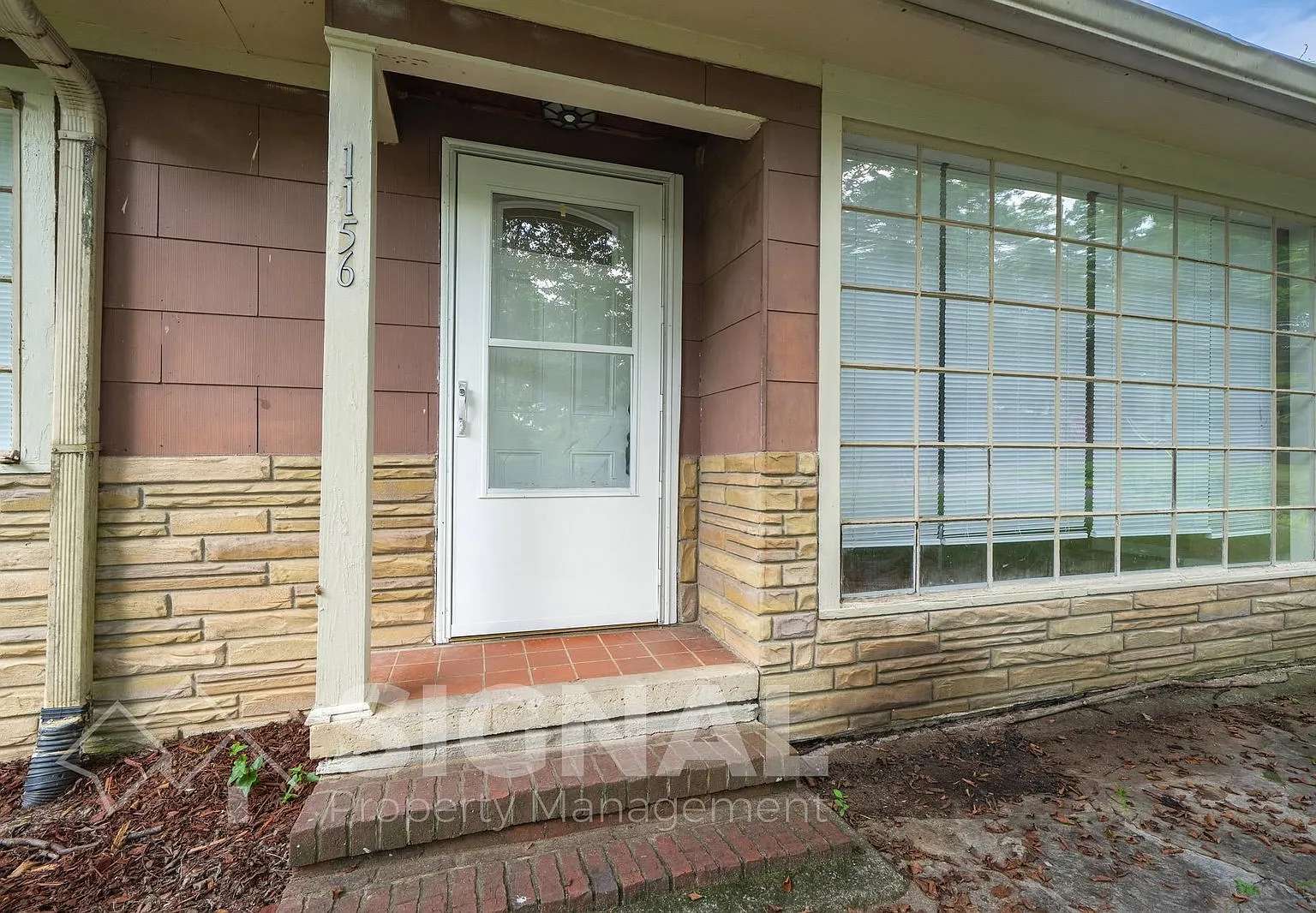 4 bed, 2.0 bath, 1856 sqft, $1,249 — Photo 4