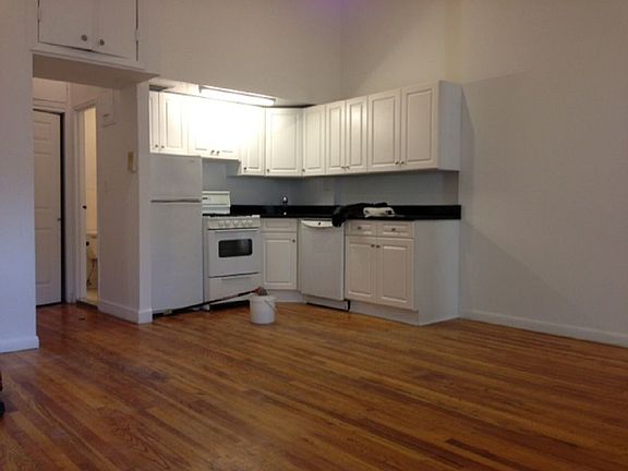 5th image of 56 W 85th St APT 6