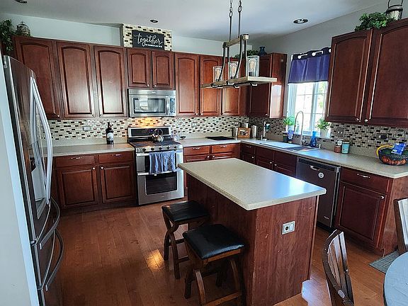 5th image of 10488 Eastwood Dr