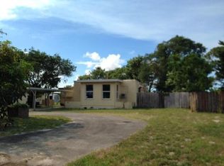 2951 Oak Dr, West Palm Beach, FL 33406
