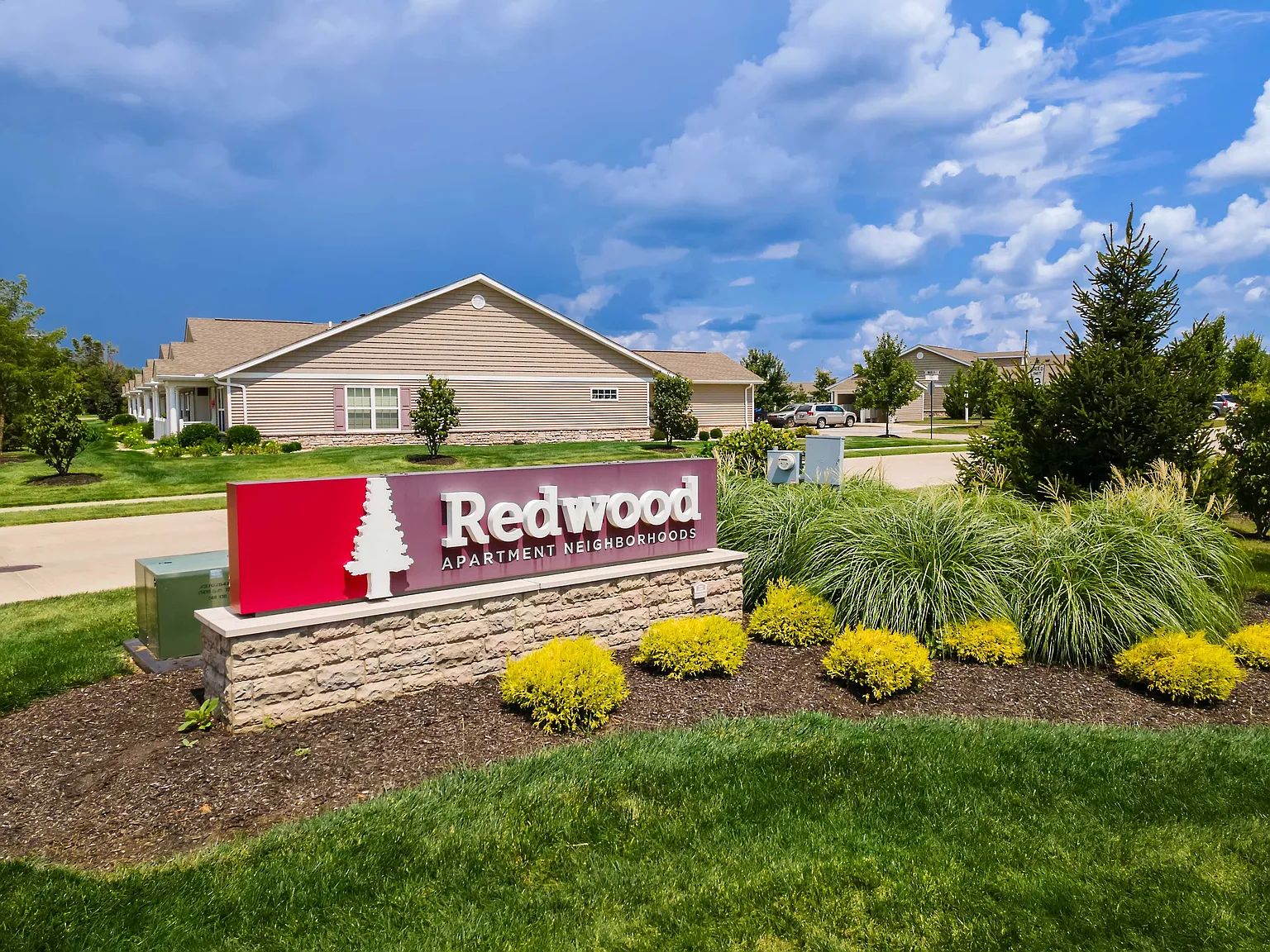 Redwood Fairborn — Photo 4