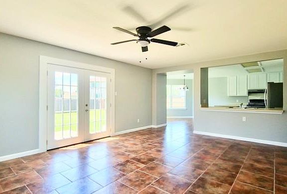 3rd image of 1004 Apollo Cir