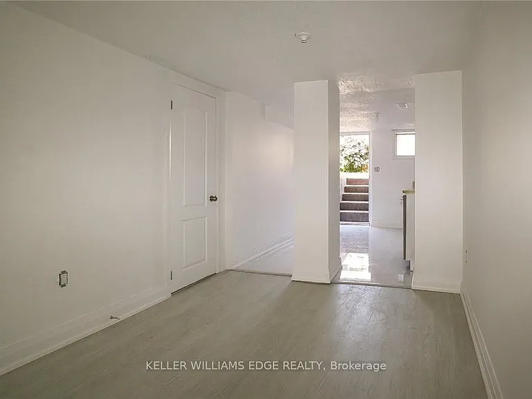 525 Britannia Ave W #LL — Photo 12