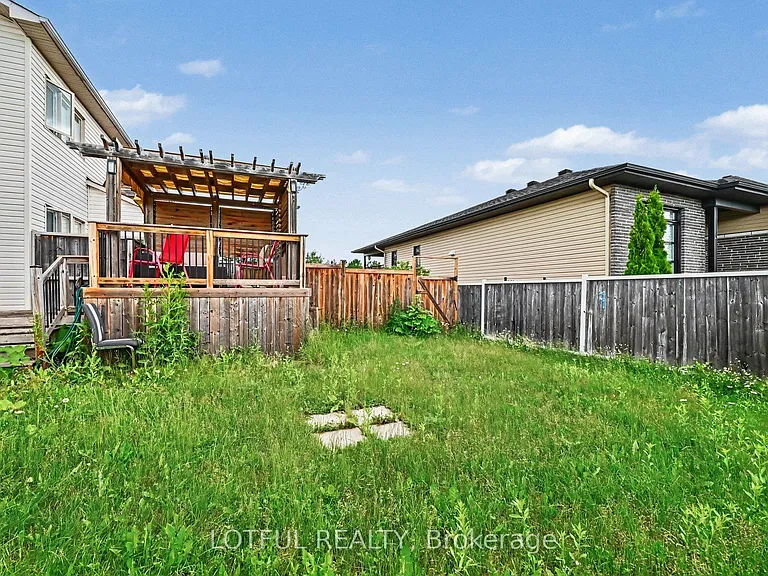 2201 Marble Cres — Photo 20
